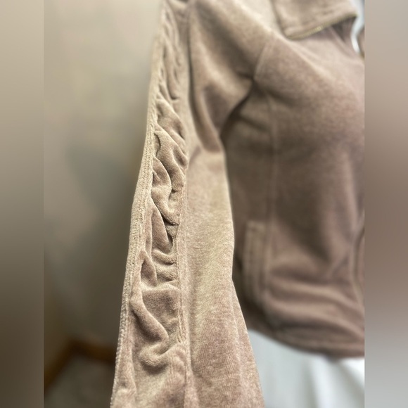Calvin Klein Performance~Tan Velour Jacket~Zip-Up~Arm Ruching~Pockets~Size L - Picture 3 of 9